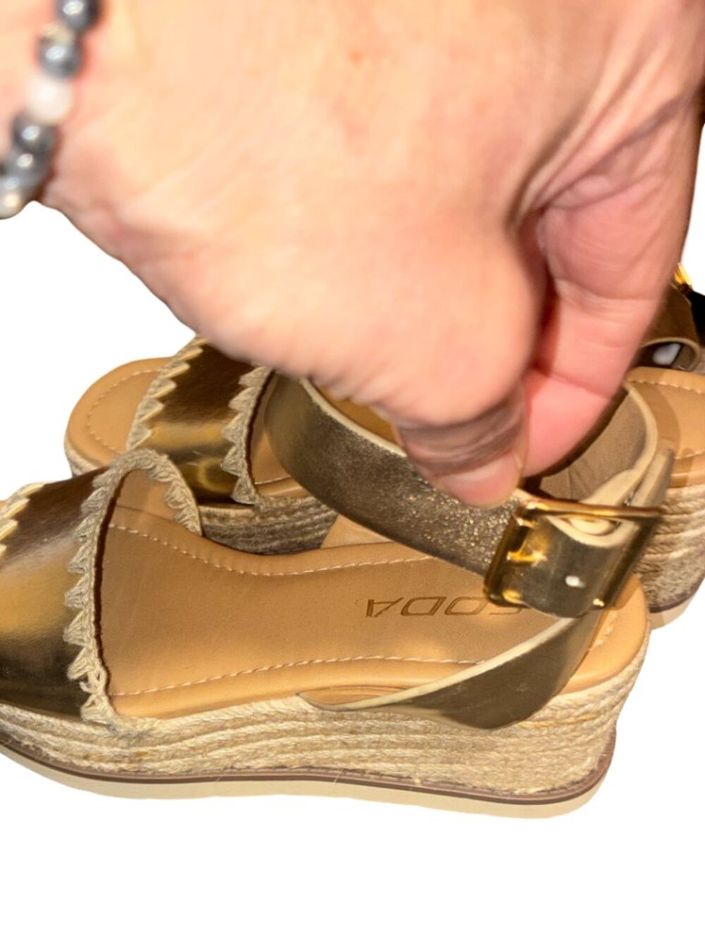 Sz.6*SODA*Metallic Gold Platform Wedge Sandals - Picture 4 of 6